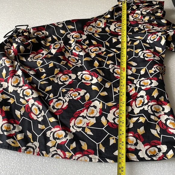 One shoulder long sleeve blouse frill down one side cute design Sz M - Picture 6 of 9